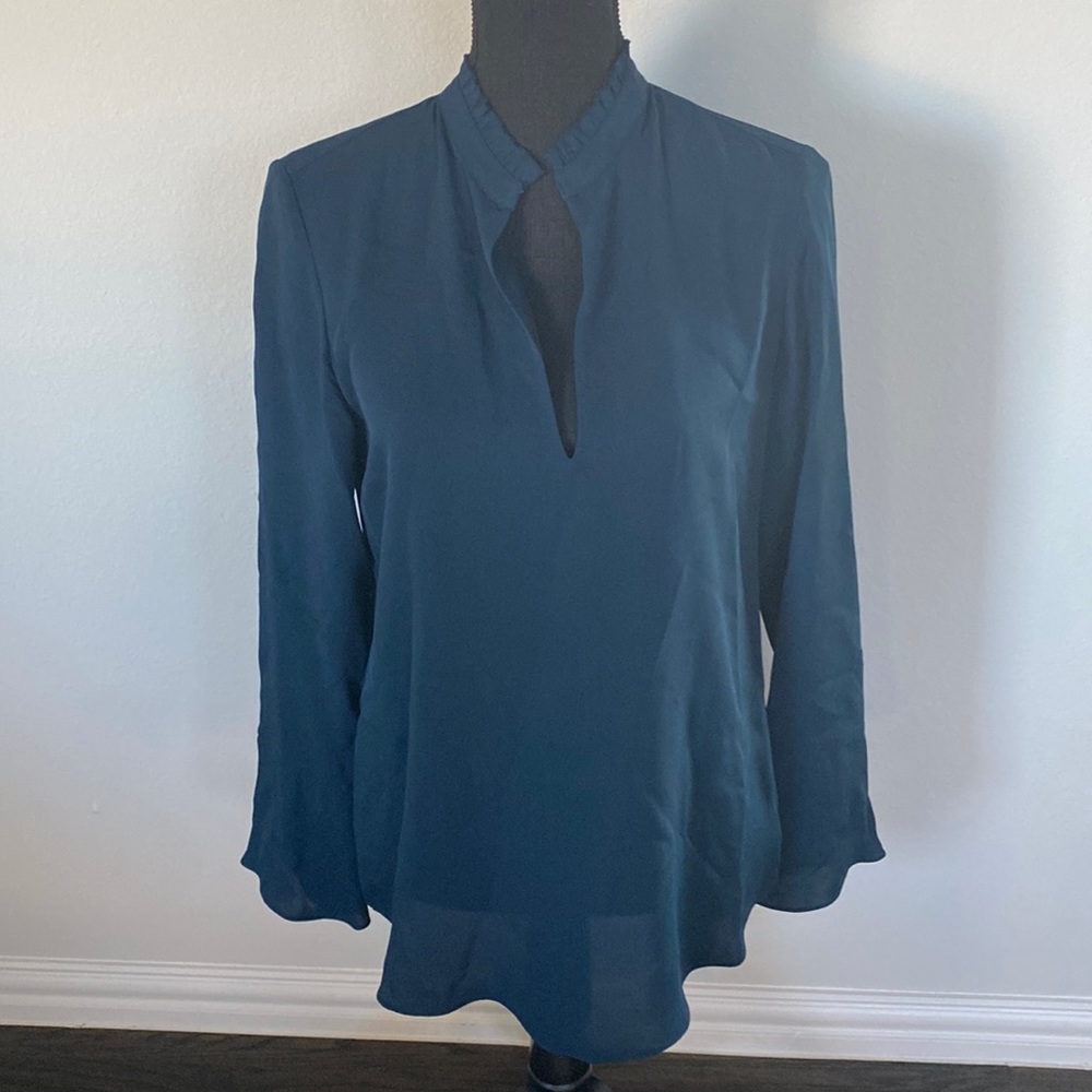 Theory Mabrey classic shirt. 100% silk shell